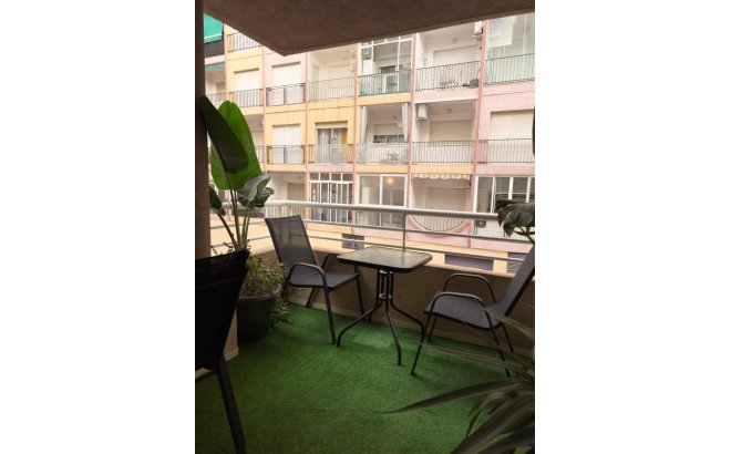 Resale - Apartment -
Torrevieja - Centro