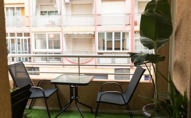 Resale - Apartment -
Torrevieja - Centro