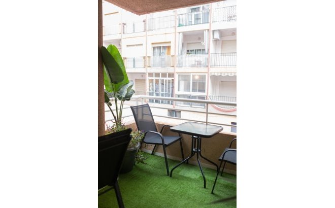 Resale - Apartment -
Torrevieja - Centro