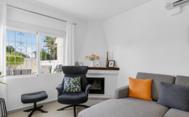 Resale - Villa -
Torrevieja - Costa Blanca