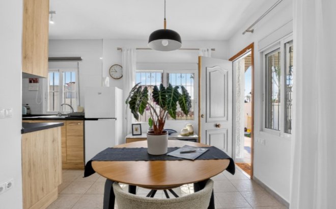 Resale - Villa -
Torrevieja - Costa Blanca