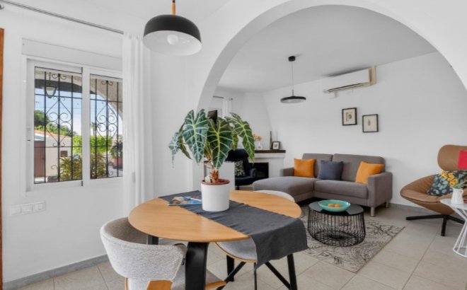 Resale - Villa -
Torrevieja - Costa Blanca