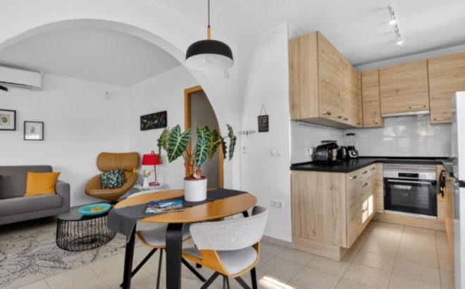 Resale - Villa -
Torrevieja - Costa Blanca