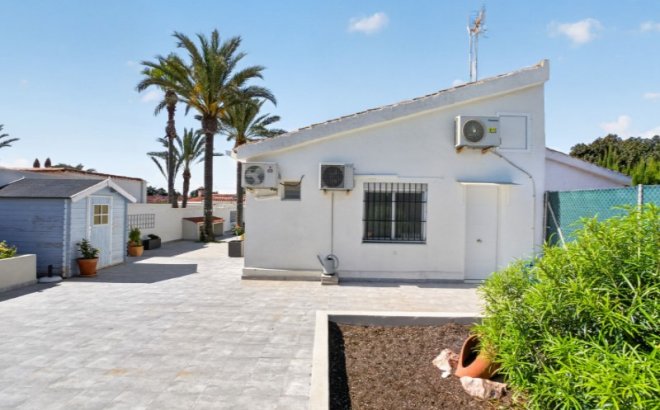 Resale - Villa -
Torrevieja - Costa Blanca