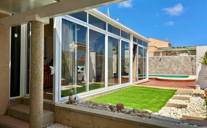 Resale - Villa -
Torrevieja - San Luis
