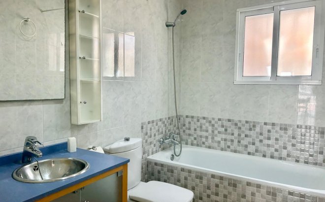 Resale - Villa -
Torrevieja - San Luis