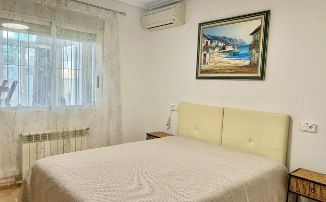 Resale - Villa -
Torrevieja - San Luis