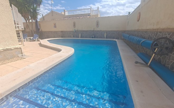 Resale - Villa -
Villamartin - Costa Blanca