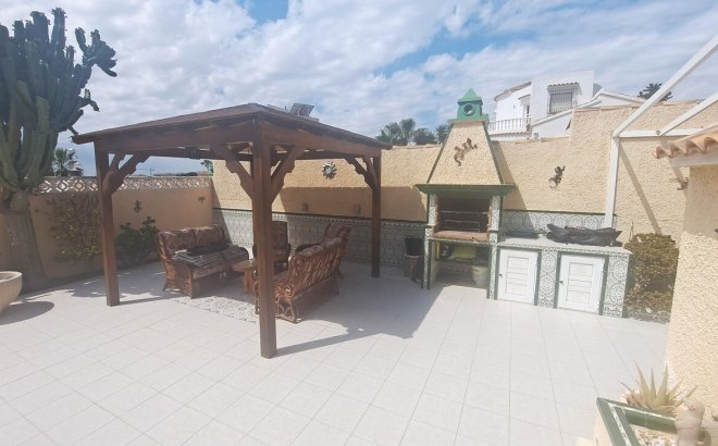 Resale - Villa -
Villamartin - Costa Blanca