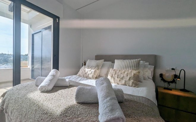 Resale - Penthouse -
Orihuela Costa - Las Filipinas