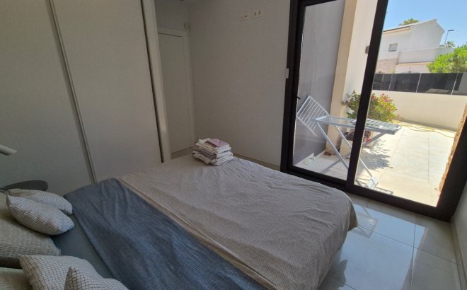 Resale - Villa -
Torrevieja - Costa Blanca