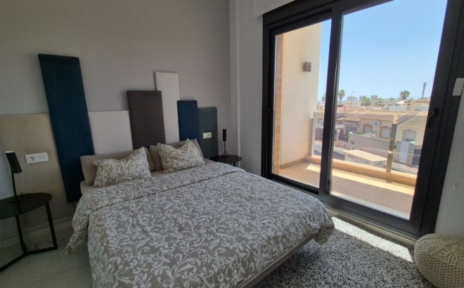 Resale - Villa -
Torrevieja - Costa Blanca