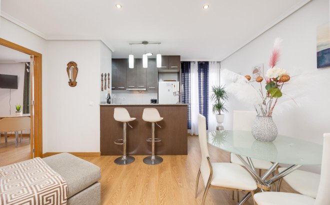 Resale - Apartment -
Torrevieja - Centro
