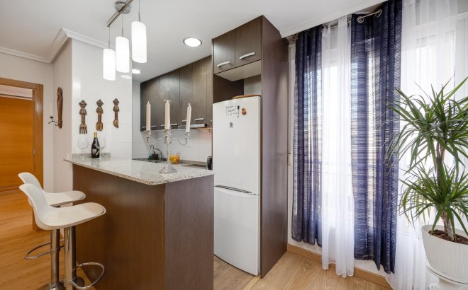 Resale - Apartment -
Torrevieja - Centro