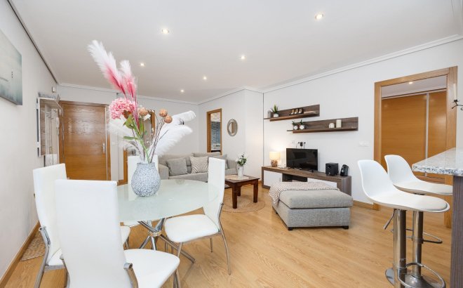 Resale - Apartment -
Torrevieja - Centro