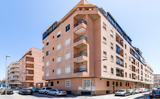 Resale - Apartment -
Torrevieja - Centro