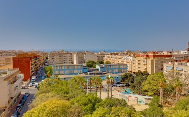 Resale - Apartment -
Torrevieja - Centro