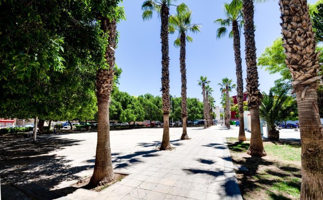 Resale - Apartment -
Torrevieja - Centro