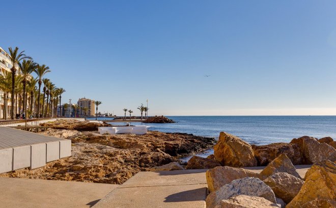 Resale - Apartment -
Torrevieja - Centro
