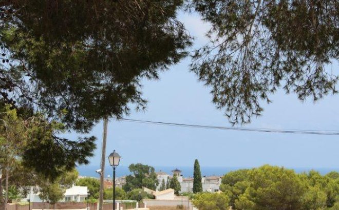 Resale - Villa -
Orihuela Costa - Villamartín