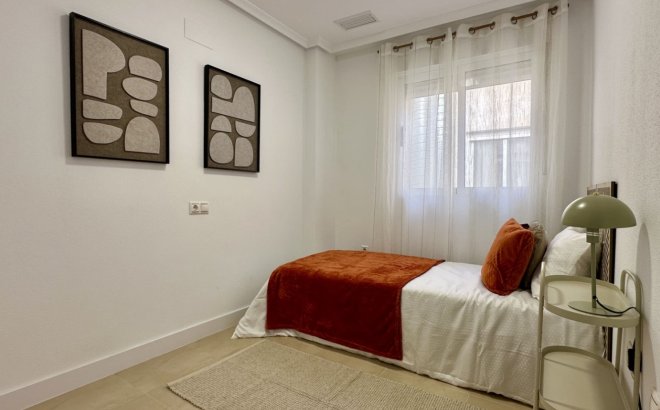 Resale - Apartment -
Torrevieja - Costa Blanca