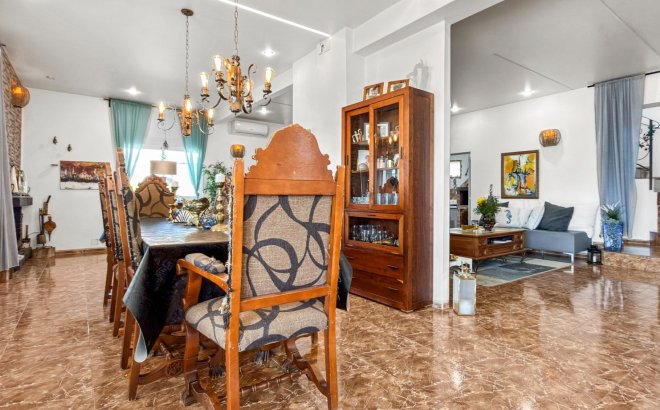 Resale - Villa -
Ciudad Quesada - Costa Blanca