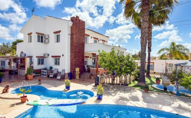 Resale - Villa -
Ciudad Quesada - Costa Blanca