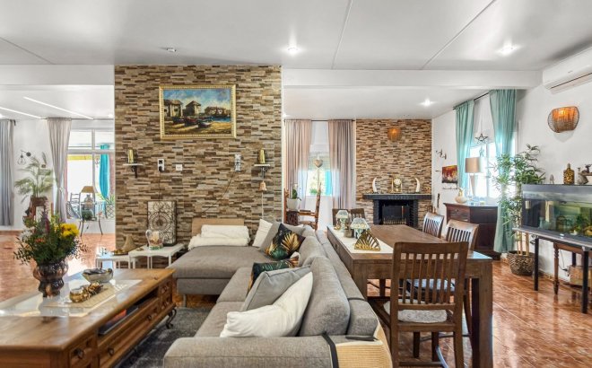 Resale - Villa -
Ciudad Quesada - Costa Blanca