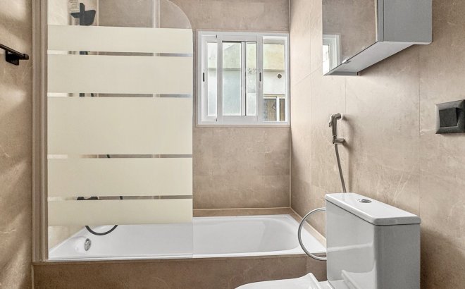 Resale - Apartment -
Torrevieja - Costa Blanca