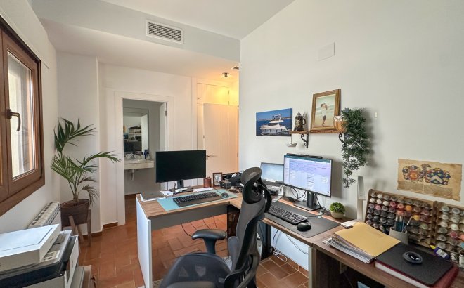 Resale - Villa -
Dehesa de Campoamor - Costa Blanca