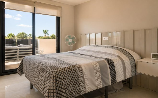 Resale - Apartment -
Orihuela Costa - PAU 8