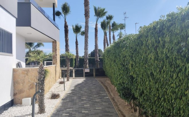 Resale - Apartment -
Orihuela Costa - PAU 8