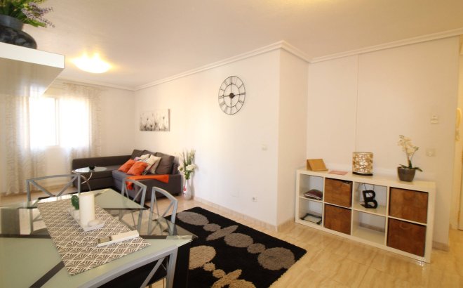 Resale - Apartment -
Torrevieja - Centro