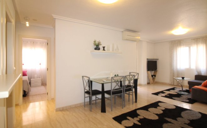 Resale - Apartment -
Torrevieja - Centro