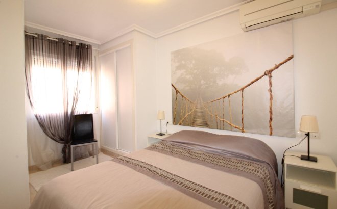 Resale - Apartment -
Torrevieja - Centro