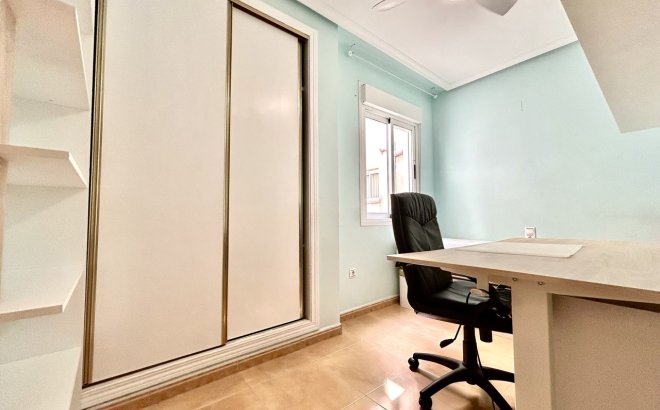 Resale - Apartment -
Torrevieja - Costa Blanca