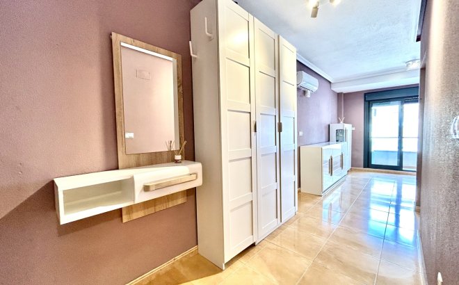 Resale - Apartment -
Torrevieja - Costa Blanca