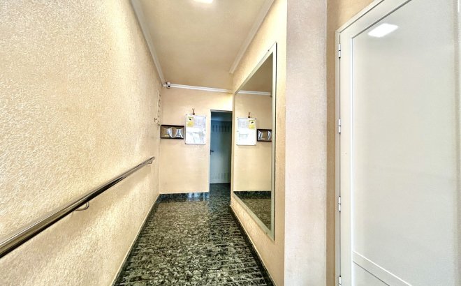 Resale - Apartment -
Torrevieja - Costa Blanca