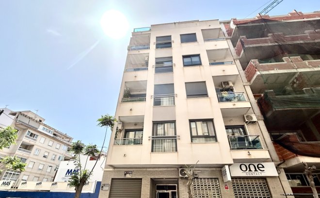 Resale - Apartment -
Torrevieja - Costa Blanca