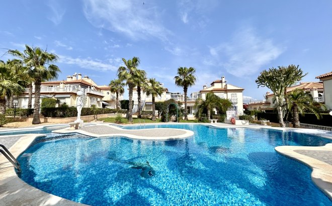 Resale - Apartment -
Los Altos - Costa Blanca