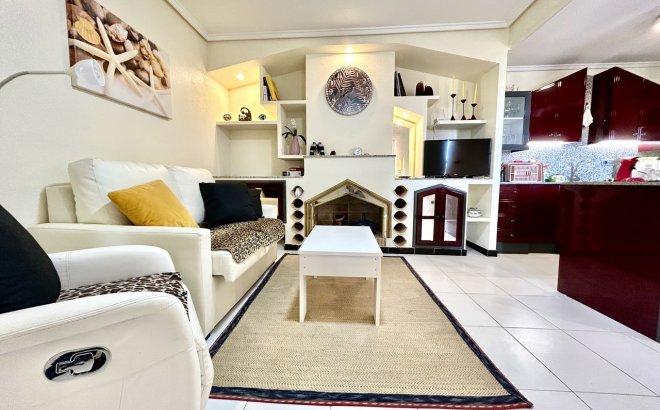 Resale - Apartment -
Los Altos - Costa Blanca