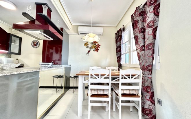 Resale - Apartment -
Los Altos - Costa Blanca