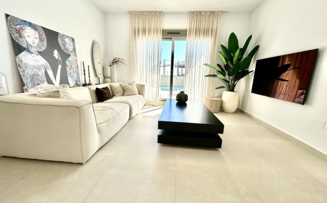 Resale - Villa -
Las Filipinas - Inland