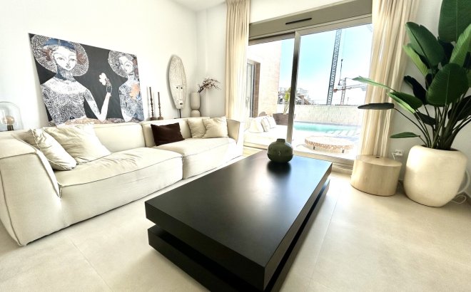 Resale - Villa -
Las Filipinas - Inland