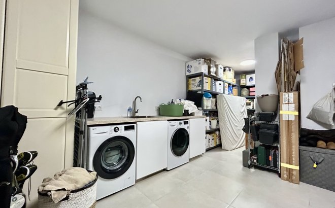 Resale - Villa -
Las Filipinas - Inland