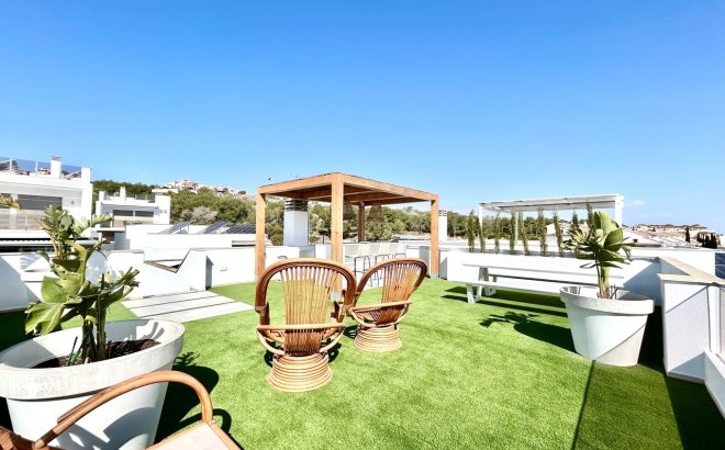 Resale - Villa -
Las Filipinas - Inland