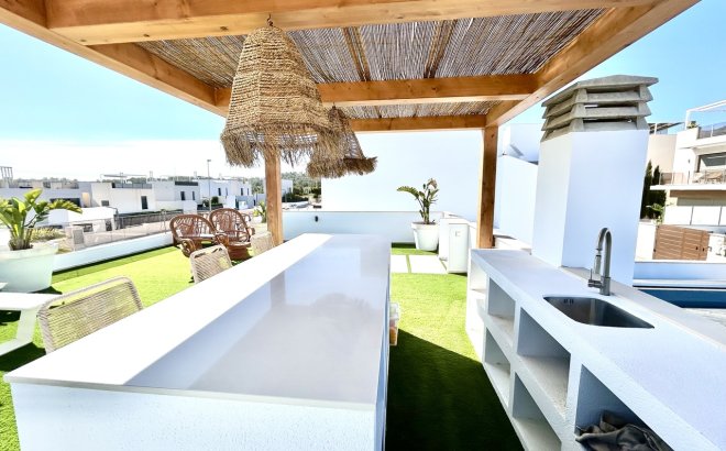 Resale - Villa -
Las Filipinas - Inland
