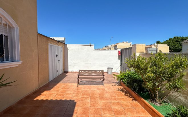 Resale - Villa -
Torrevieja - Costa Blanca