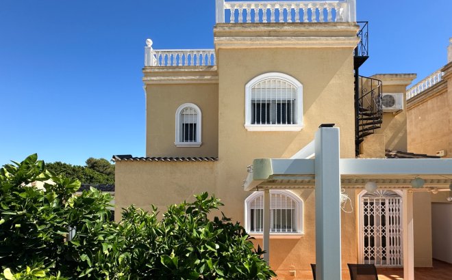 Resale - Villa -
Torrevieja - Costa Blanca