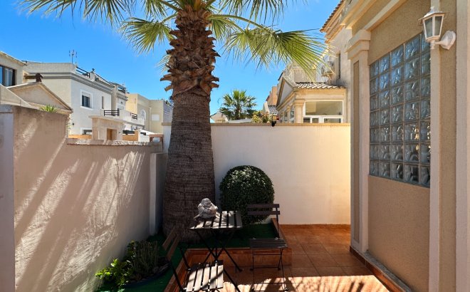 Resale - Villa -
Torrevieja - Costa Blanca